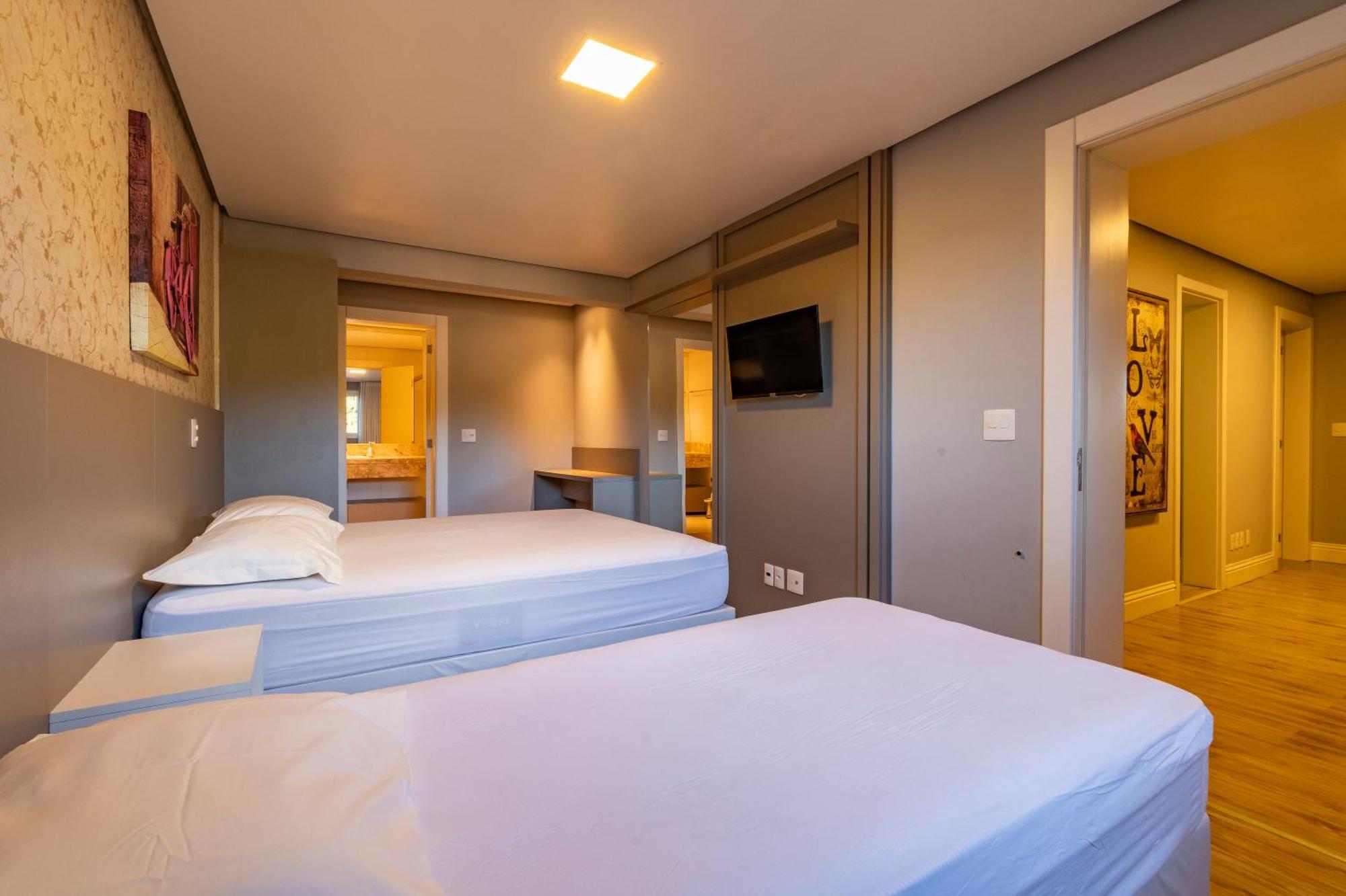 A Apenas 300 Mts Da Rua Coberta, No Exclusivo Via Florida Apartment Gramado Bagian luar foto