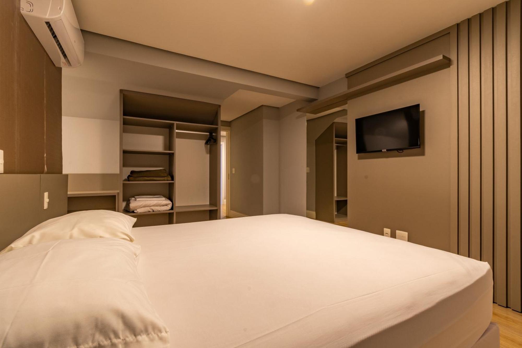 A Apenas 300 Mts Da Rua Coberta, No Exclusivo Via Florida Apartment Gramado Bagian luar foto