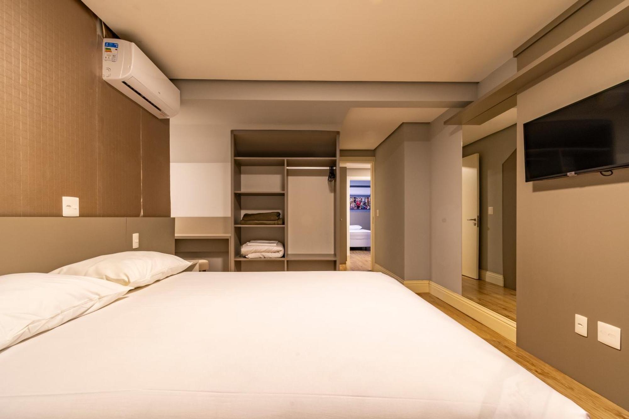 A Apenas 300 Mts Da Rua Coberta, No Exclusivo Via Florida Apartment Gramado Bagian luar foto